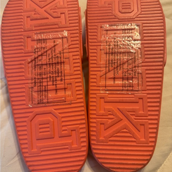 PINK slides Size Large (9-10) - Picture 3 of 4
